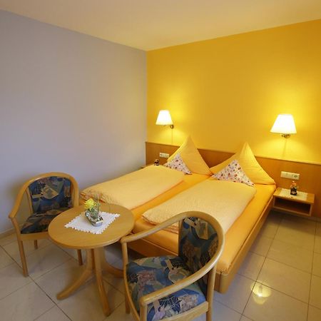 Hotel-Restaurant Gasthof Adler นอยเอนบวร์ก อัม ไรน์ ภายนอก รูปภาพ