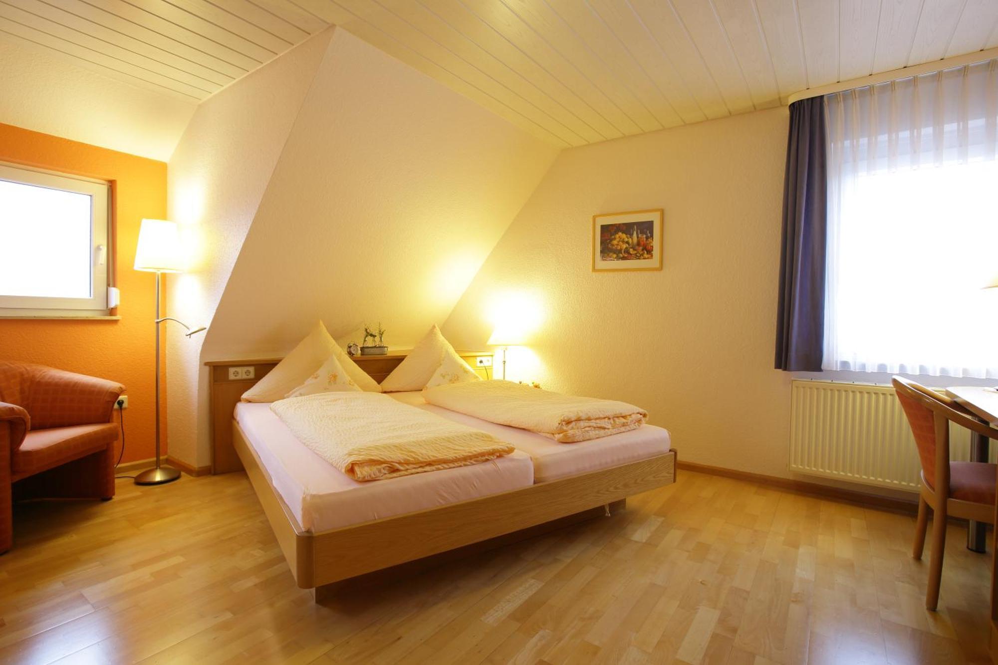 Hotel-Restaurant Gasthof Adler นอยเอนบวร์ก อัม ไรน์ ภายนอก รูปภาพ