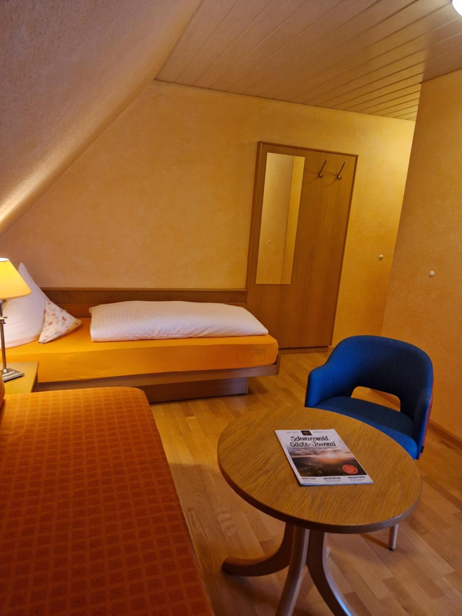 Hotel-Restaurant Gasthof Adler นอยเอนบวร์ก อัม ไรน์ ภายนอก รูปภาพ