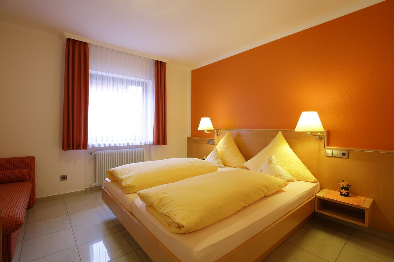 Hotel-Restaurant Gasthof Adler นอยเอนบวร์ก อัม ไรน์ ภายนอก รูปภาพ