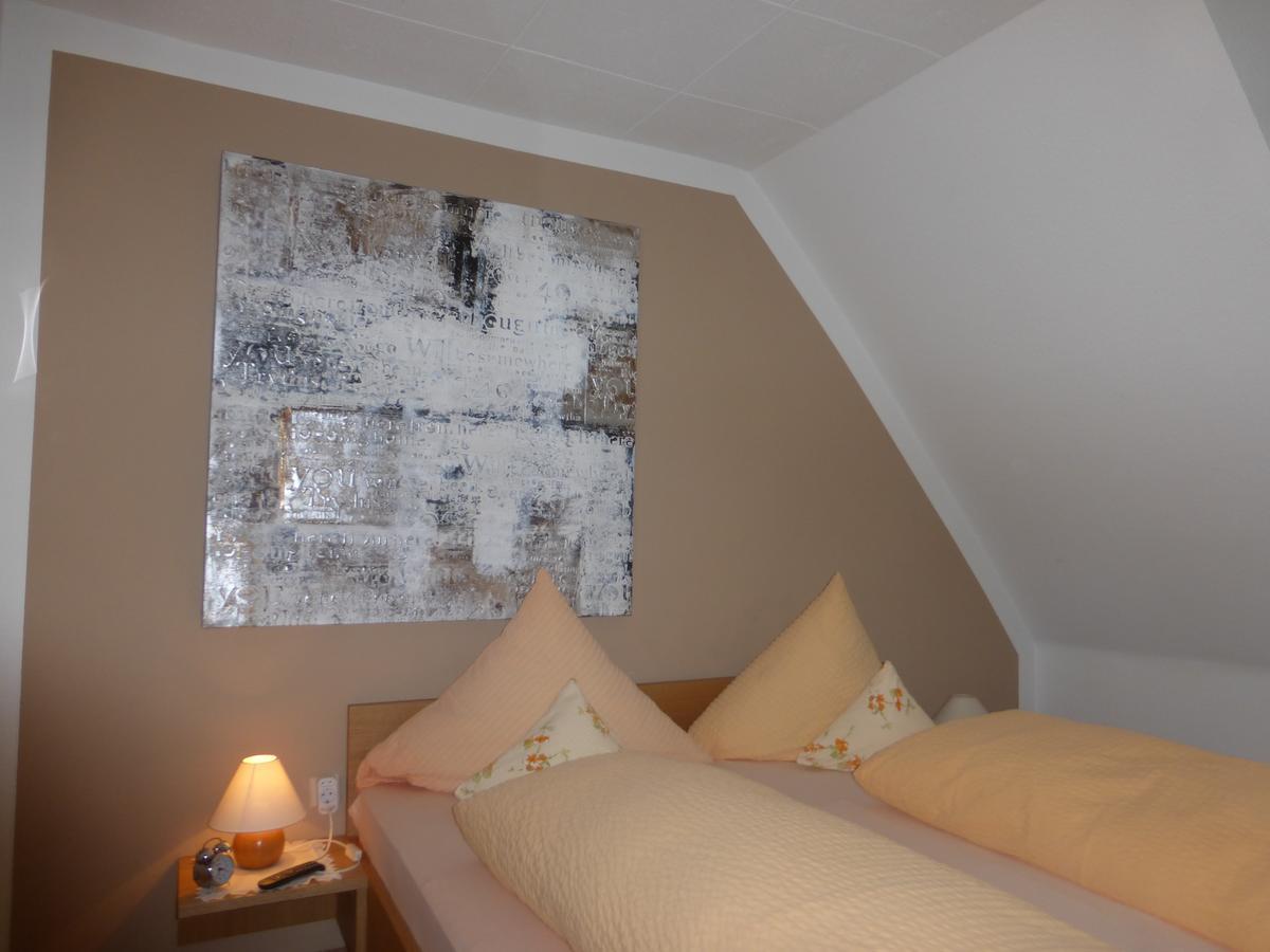 Hotel-Restaurant Gasthof Adler นอยเอนบวร์ก อัม ไรน์ ภายนอก รูปภาพ