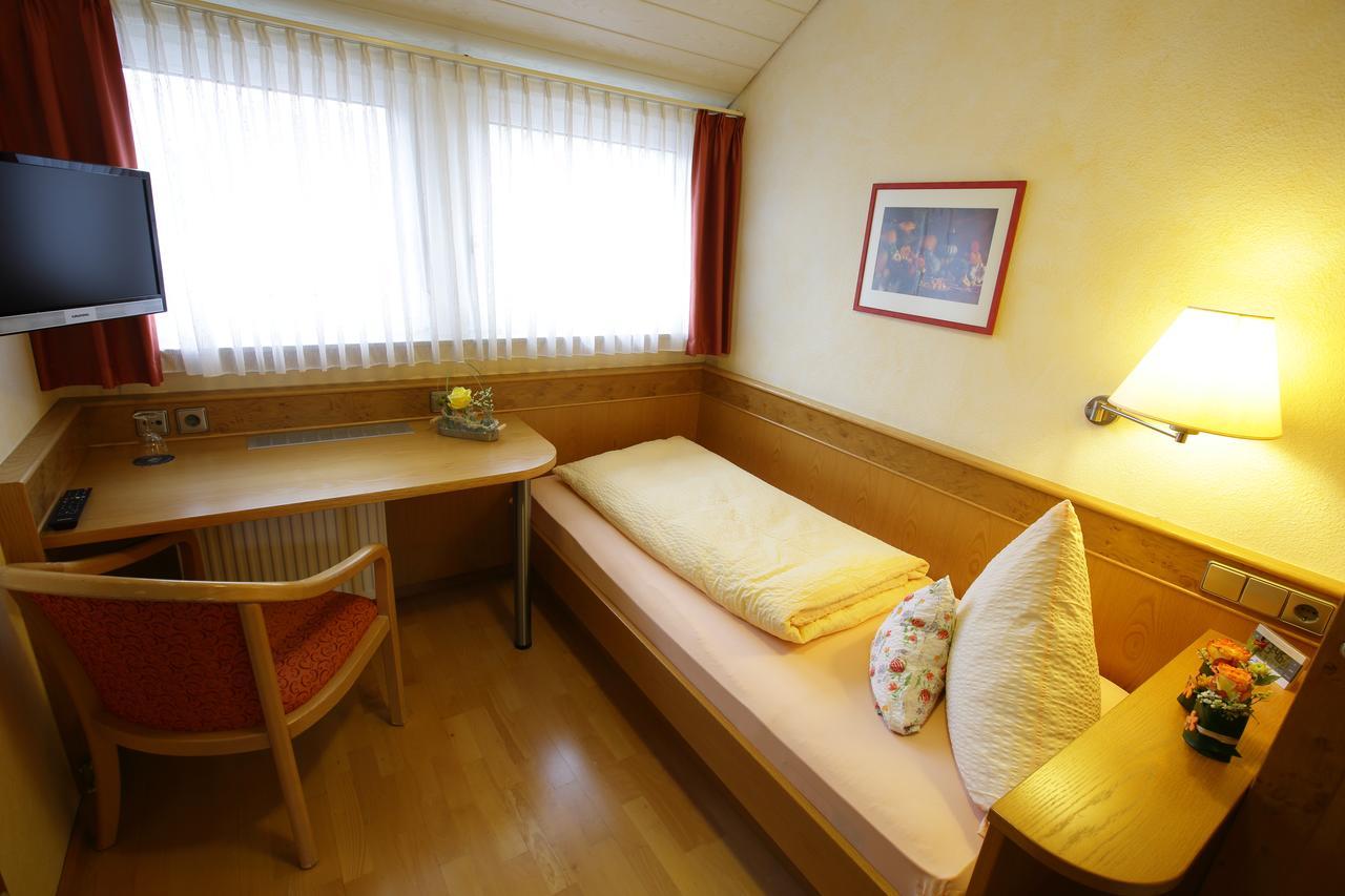 Hotel-Restaurant Gasthof Adler นอยเอนบวร์ก อัม ไรน์ ภายนอก รูปภาพ