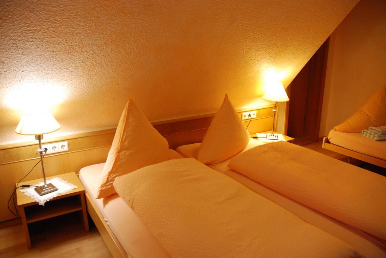 Hotel-Restaurant Gasthof Adler นอยเอนบวร์ก อัม ไรน์ ภายนอก รูปภาพ