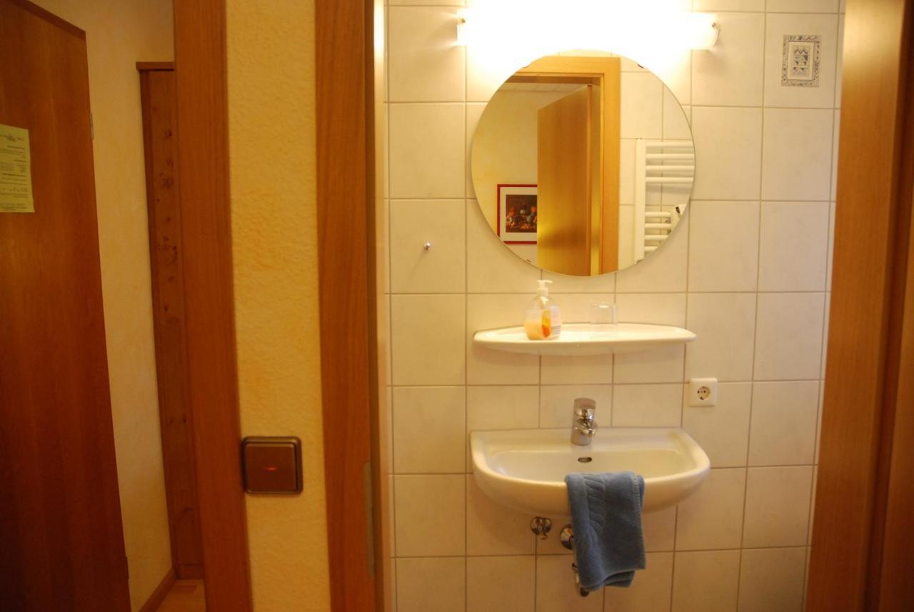 Hotel-Restaurant Gasthof Adler นอยเอนบวร์ก อัม ไรน์ ภายนอก รูปภาพ