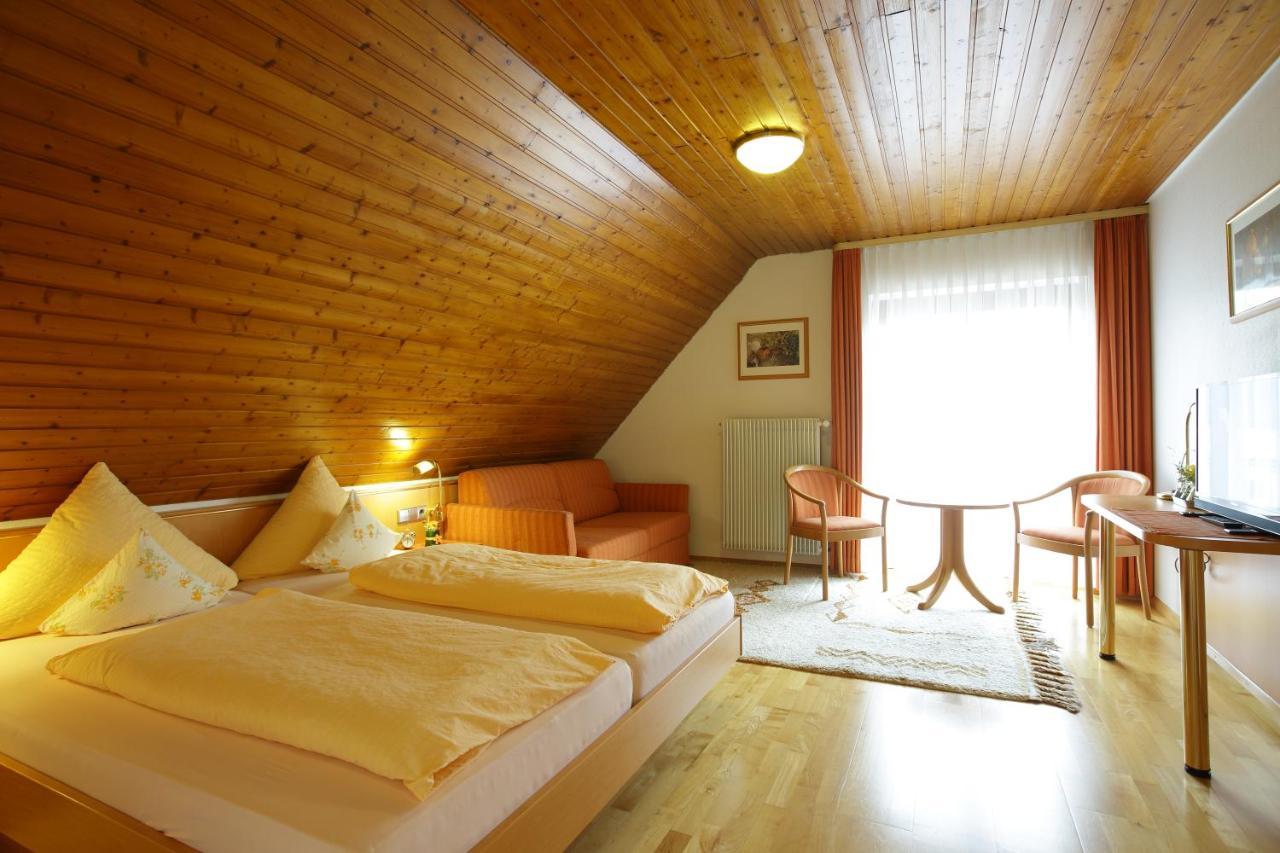 Hotel-Restaurant Gasthof Adler นอยเอนบวร์ก อัม ไรน์ ภายนอก รูปภาพ